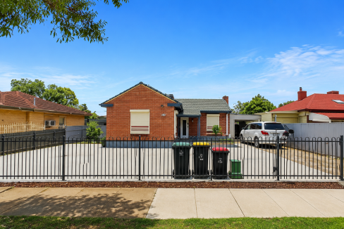 16 Fairfield Road, Elizabeth Grove SA 5112